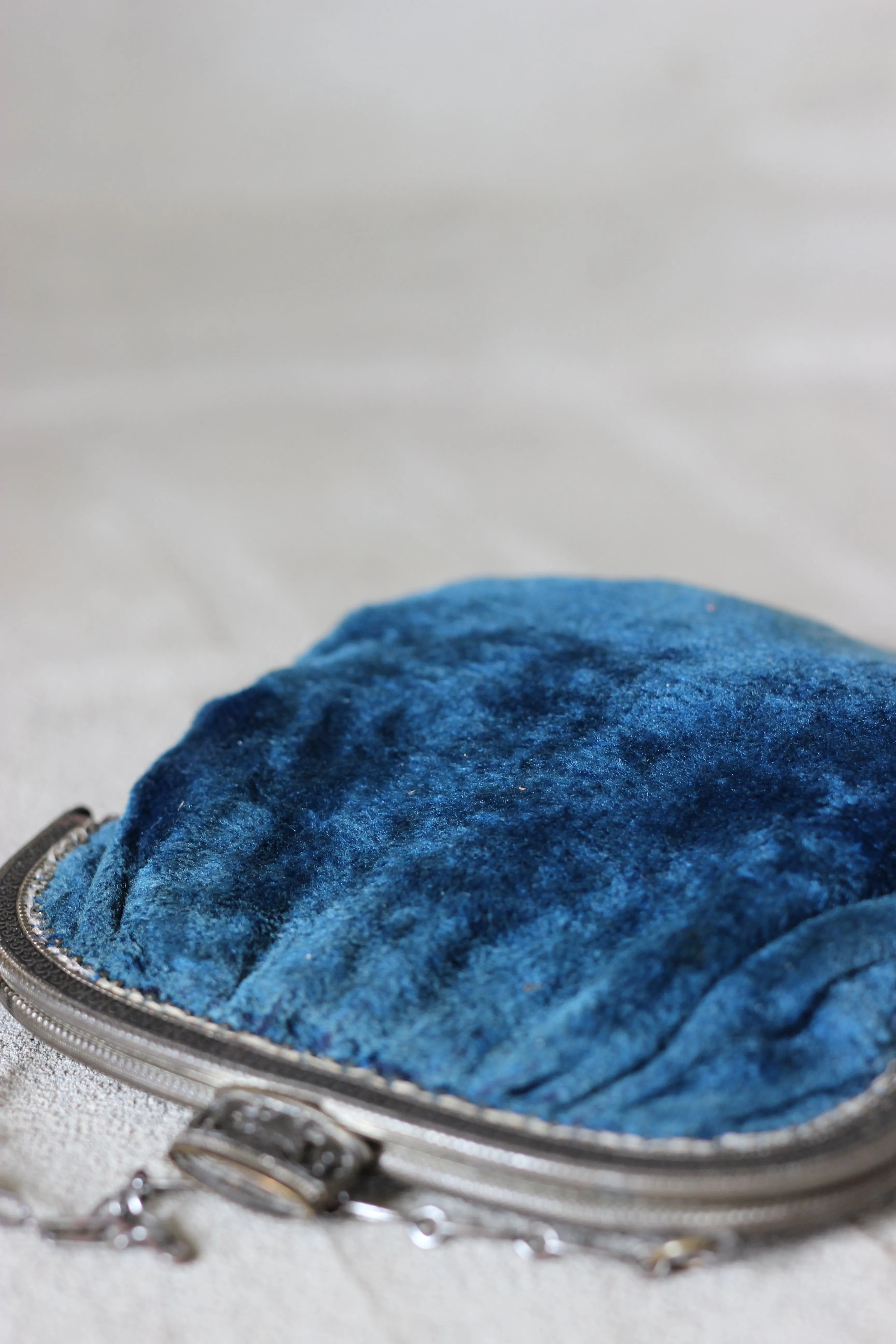 1920s-1930s Vintage Bag With Blue and White Beads