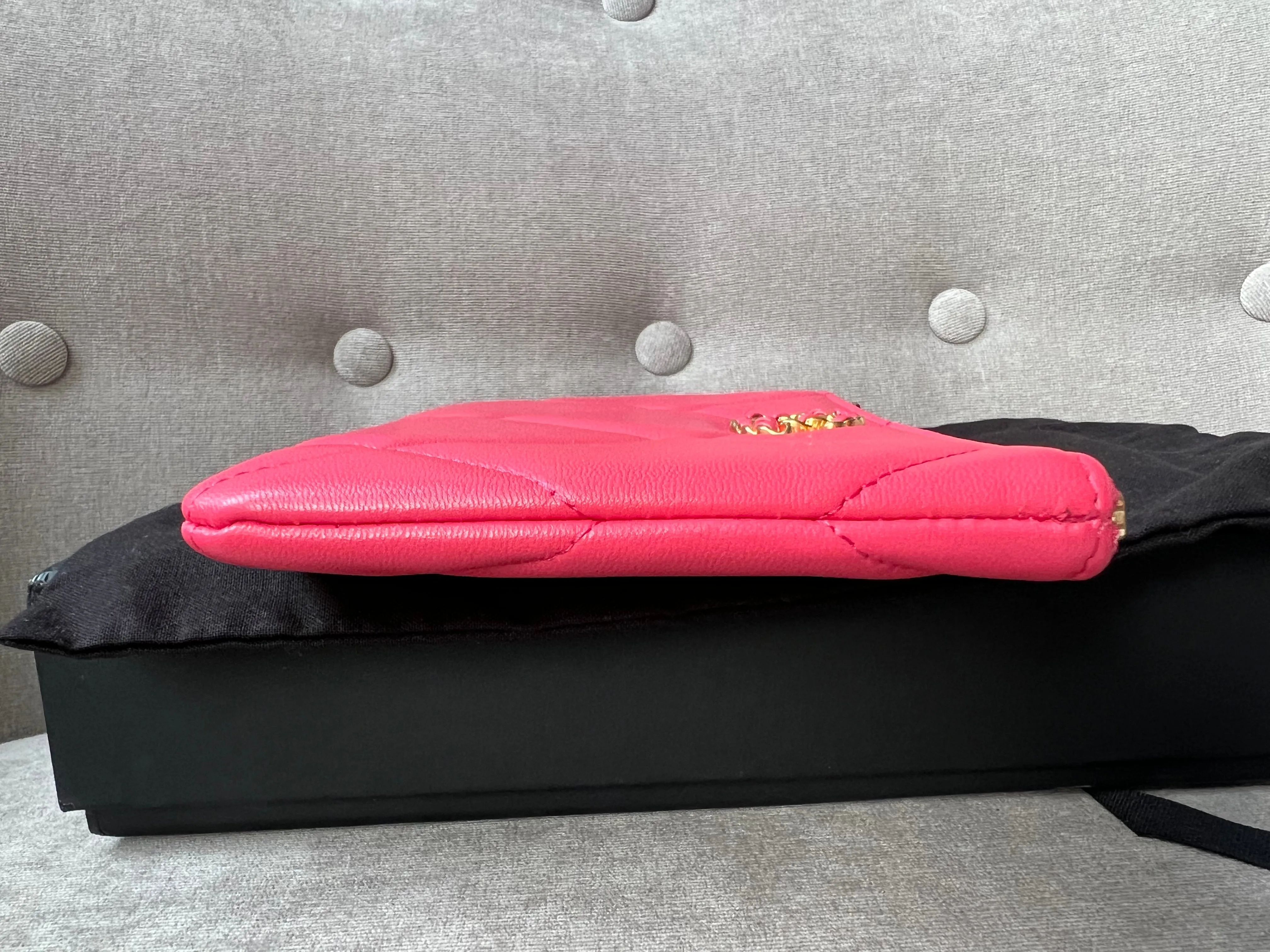 Chanel 19 Pink Small Ocase