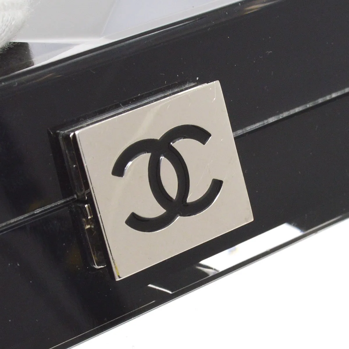 CHANEL 2004-2005 Black acrylic Evening Bag ao24589
