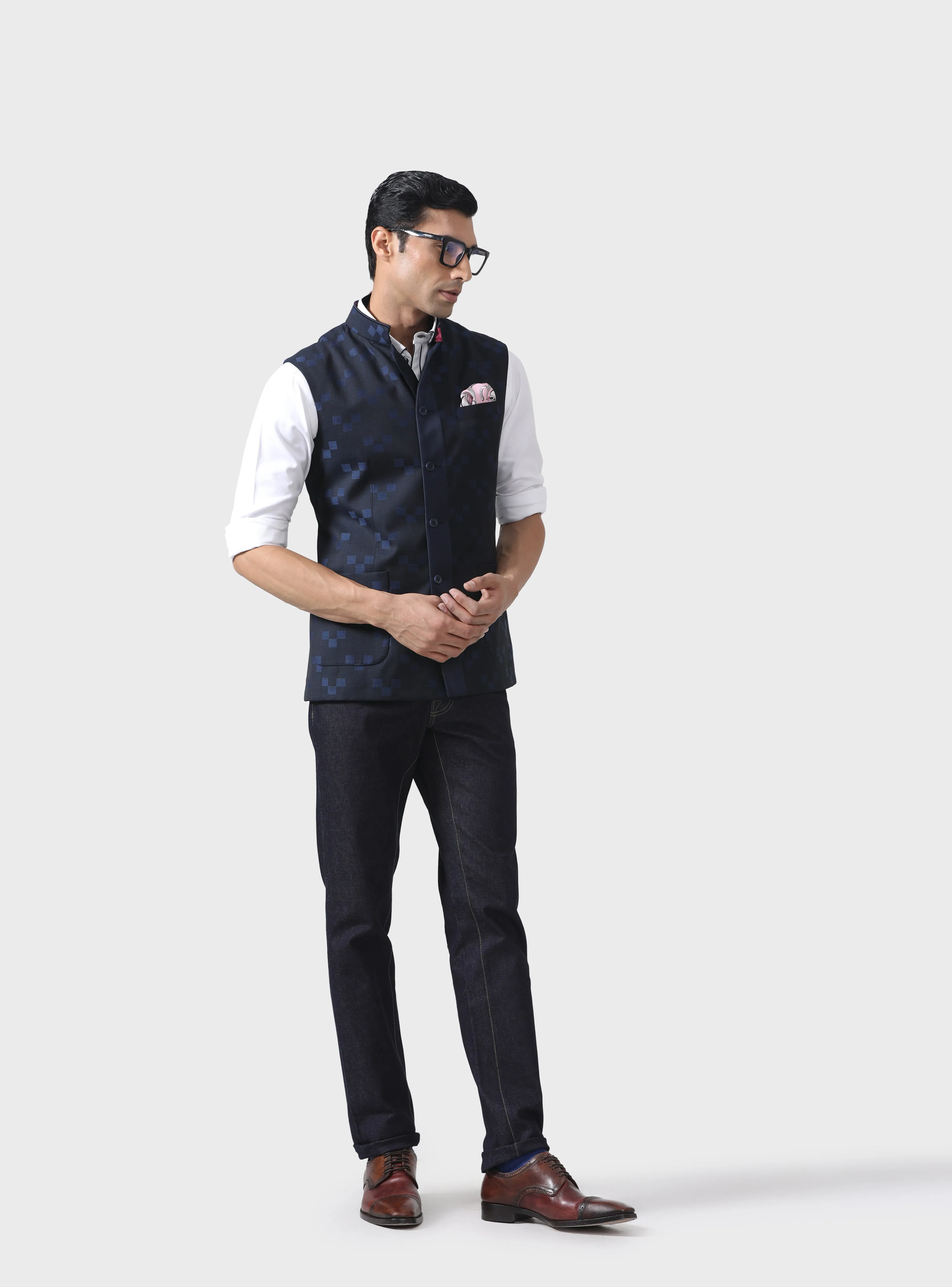 EXQUISITE COMFORT BESPOKE WOOL WAISTCOAT WITH SILK DETAILING