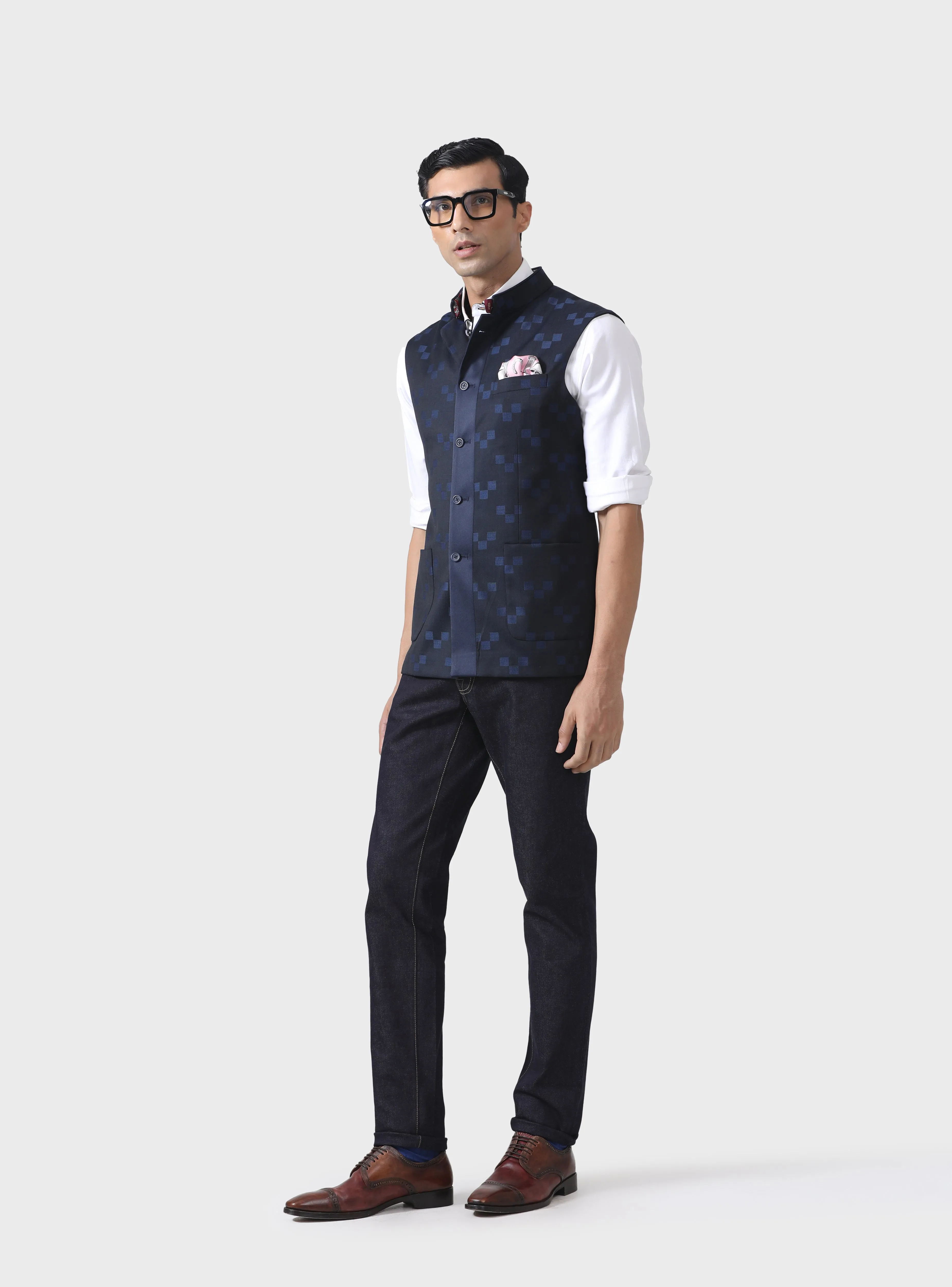 EXQUISITE COMFORT BESPOKE WOOL WAISTCOAT WITH SILK DETAILING