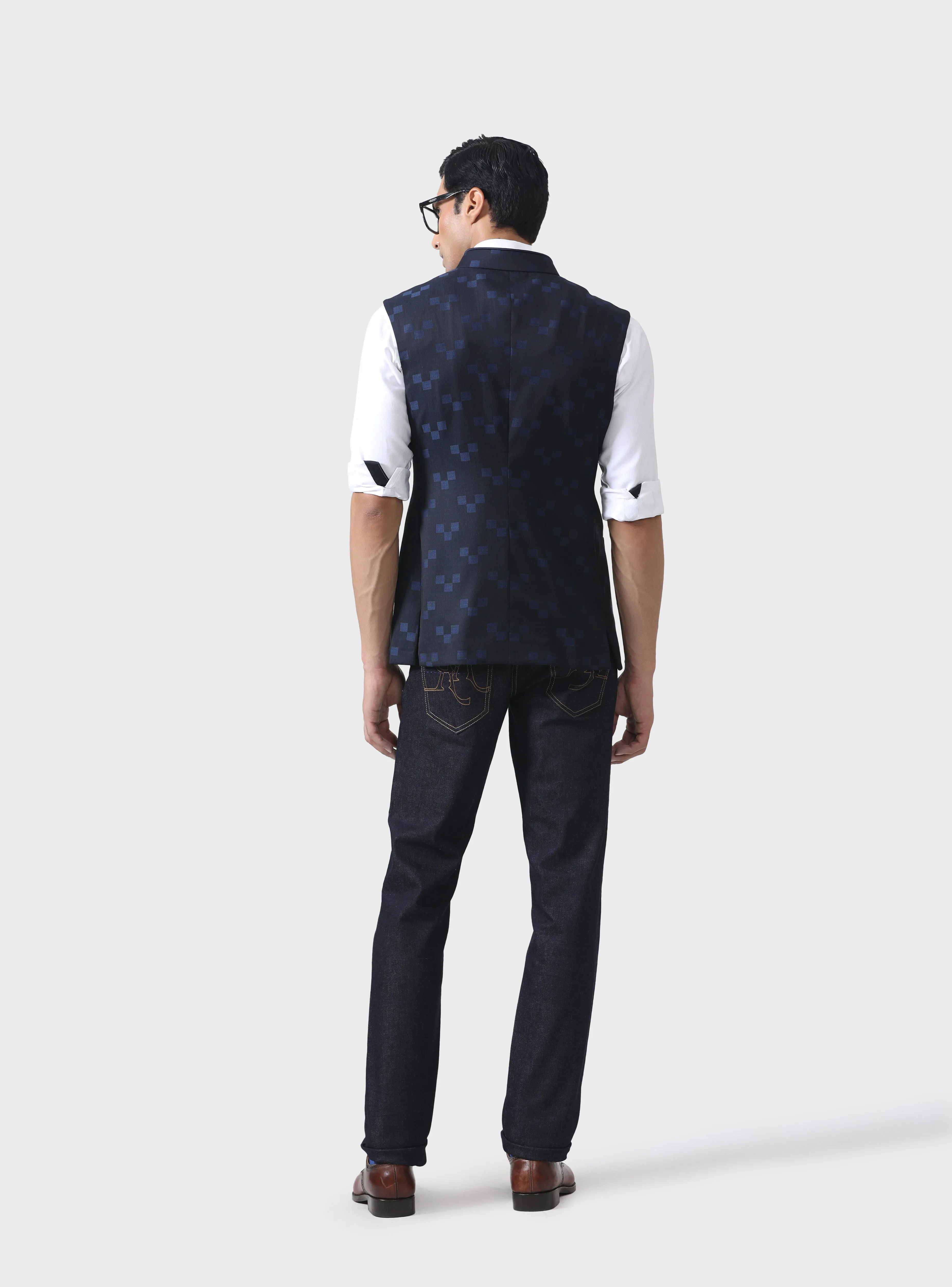 EXQUISITE COMFORT BESPOKE WOOL WAISTCOAT WITH SILK DETAILING